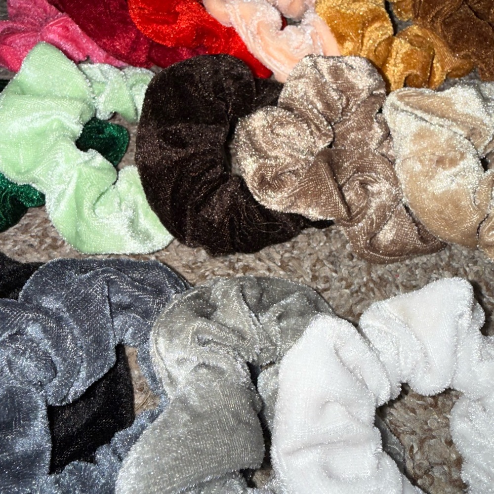 Scrunchie bundle - Picture 2 of 3